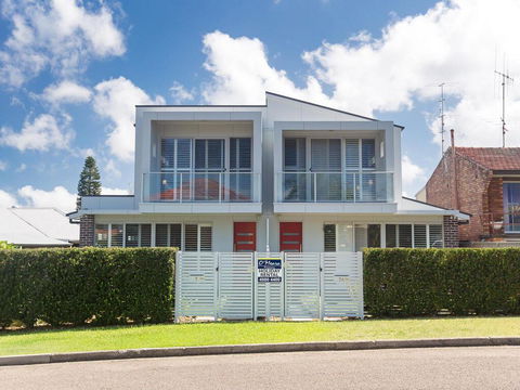 7 Judith Street - Stunning Duplex With Ducted Air - Tourism Cairns 0