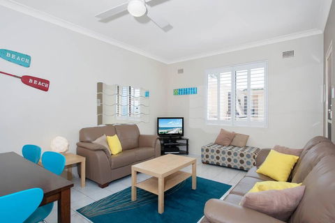 8 Bay Village - Tourism Cairns 2