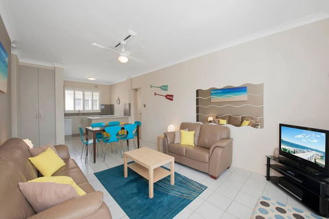 8 Bay Village - Tourism Cairns 1