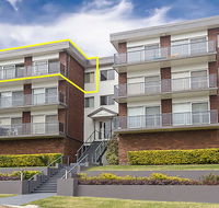 9 'Adriana' 83 Ronald Avenue - fabulous views  aircon - Tourism Cairns