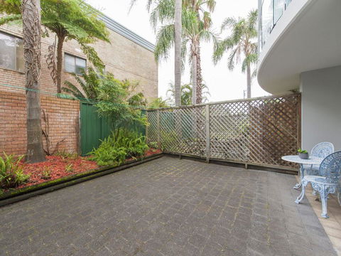 9 Cirrus @ Fingal Bay - Tourism Cairns 2