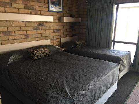 Abacus Motel - Tourism Cairns 3