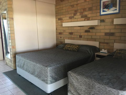 Abacus Motel - Tourism Cairns 2