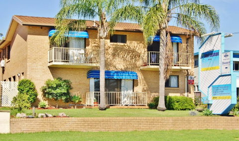 Abel Tasman Motel - Tourism Cairns 0