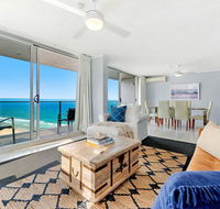 Absolute Beachfront in the heart of Surfers Paradi - Tourism Cairns