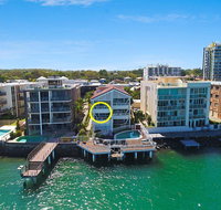 Absolute Waterfront On The Pumicestone Passage - Tourism Cairns