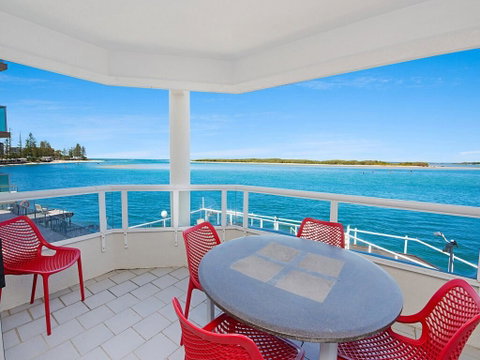 Absolute Waterfront On The Pumicestone Passage - Tourism Cairns 2