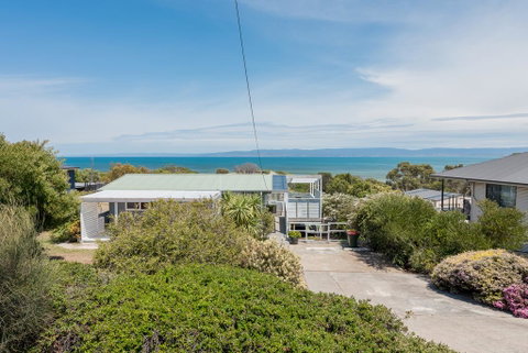 Acacia Cottage - Tourism Cairns 2