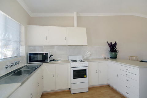Acacia Holiday & Business Stay - Tourism Cairns 2