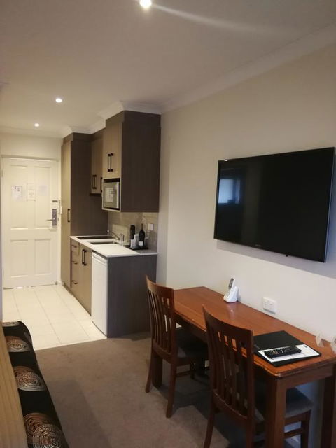 Addison Motor Inn - Tourism Cairns 3