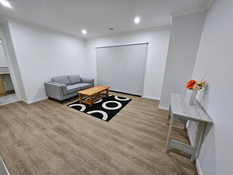 E 4 Room Retreat Family Friendly - Tourism Cairns 3