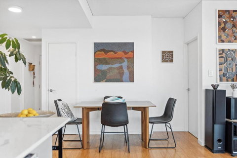 EAST34/60 - Urban Sanctuary - Tourism Cairns 2