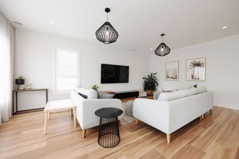 EDEN Spacious Torquay Family Escape - Tourism Cairns 1