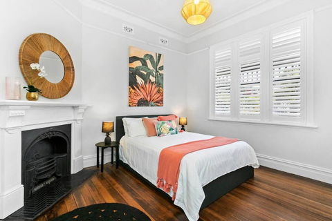 EDW19 - Stylish 2-Bed, 2-Bath Townhose In Drummoyne - Tourism Cairns 4