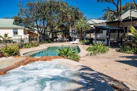 E.V. - Eurong Beach Villa - Tourism Cairns 0