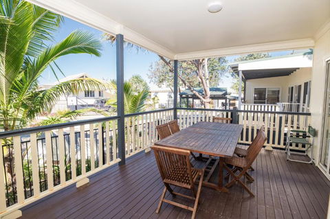 E.V. - Eurong Beach Villa - Tourism Cairns 2