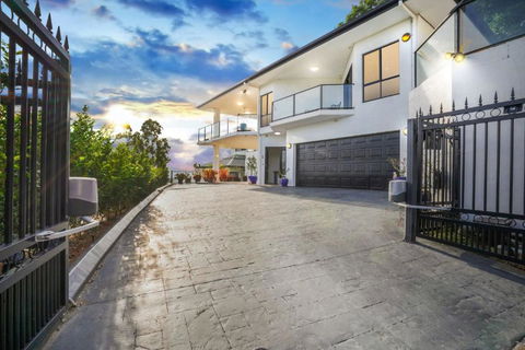 Elevate Your Stay At Cloud Nine - Tourism Cairns 1