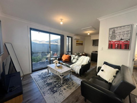 Entire 2br, Hideaway - Tourism Cairns 3