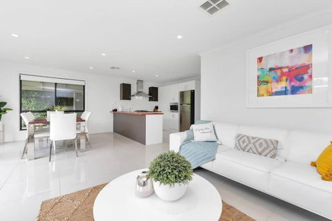 Entire Home In Mount Barker - Tourism Cairns 0