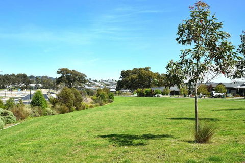 Entire Home In Mount Barker - Tourism Cairns 2