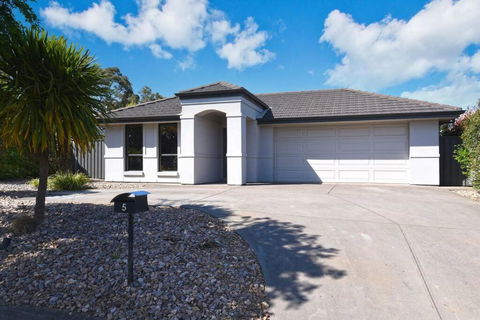 Entire Home In Mount Barker - Tourism Cairns 4