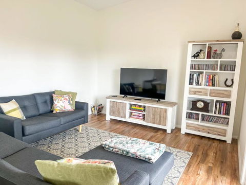 Eucalyptus House - Tourism Cairns 0