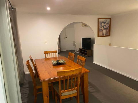 FAMILY 3-bedroom Everton Hills Apartment - Tourism Cairns 0