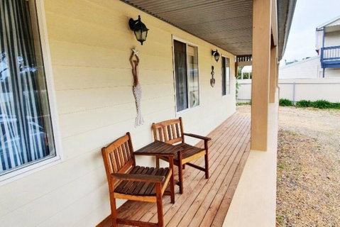 Family Friendly Beach House - Tourism Cairns 3