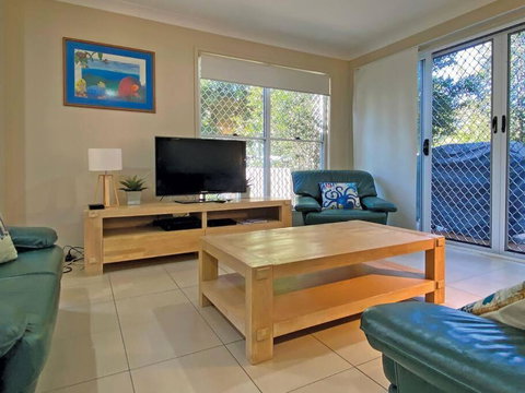 FLIP FLOP INN - Tourism Cairns 1