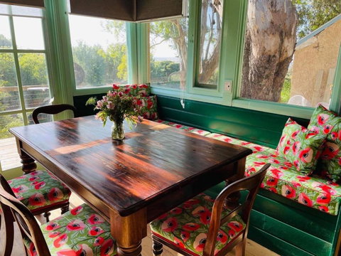 Galway Cottage - Tourism Cairns 3