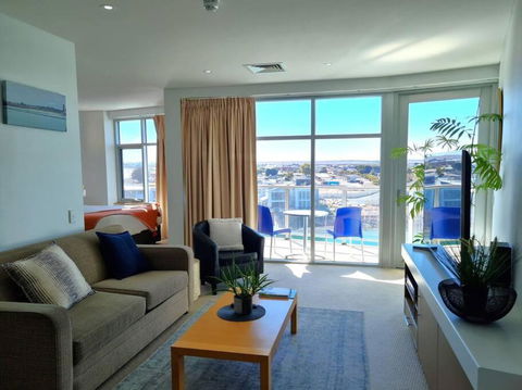 Glam Apartment 21 - Tourism Cairns 2