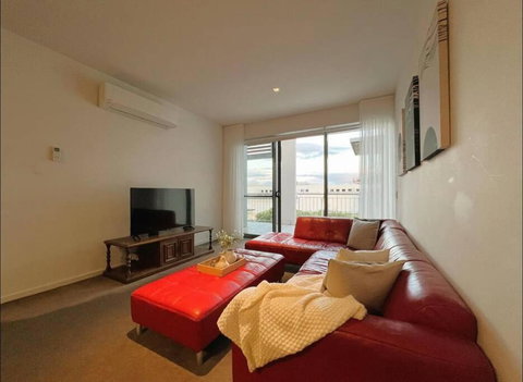 GW24-1 BATH 2 BR At The Glen With FREE Parking And Balcony - Tourism Cairns 3
