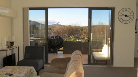 GREENWAY WATERS 2 Bed Apartment - Tourism Cairns 3