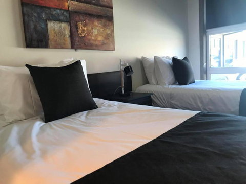 Guiding Star Motel & Hotel - Tourism Cairns 3