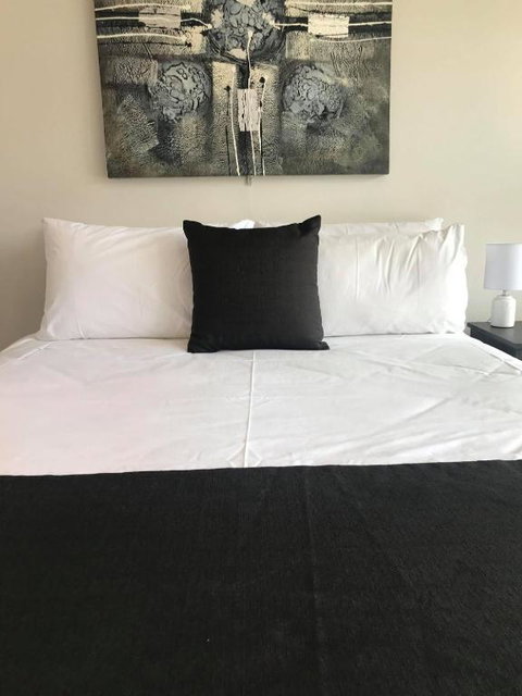 Guiding Star Motel & Hotel - Tourism Cairns 2