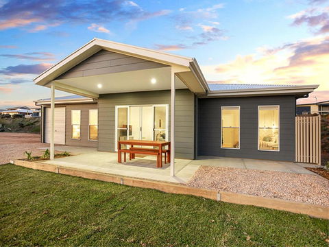 High Tide - Beachfront Pet-friendly - Tourism Cairns 1