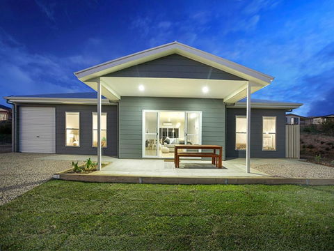High Tide - Beachfront Pet-friendly - Tourism Cairns 0