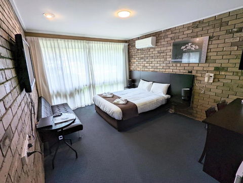 Homestead Motor Inn & Apartments - Tourism Cairns 1