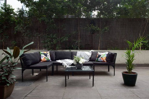 Huge 3 Bed Camperdown Garden Apt W Parking Aircon - Tourism Cairns 1