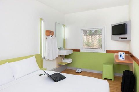 Ibis Budget - Melbourne Airport - Tourism Cairns 0