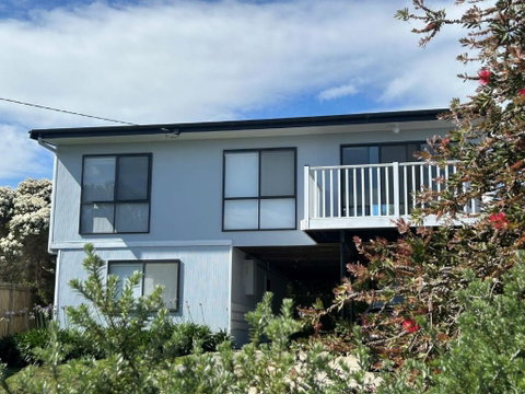 Iconic Beach House On Bruce - Tourism Cairns 0