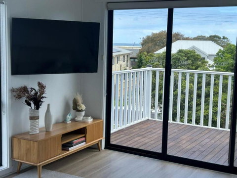 Iconic Beach House On Bruce - Tourism Cairns 2