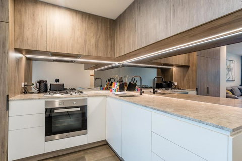 Impeccable 2-Bed With Pool & Outdoor Dining - Tourism Cairns 2