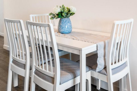 Impeccable 2-Bed With Pool & Outdoor Dining - Tourism Cairns 3