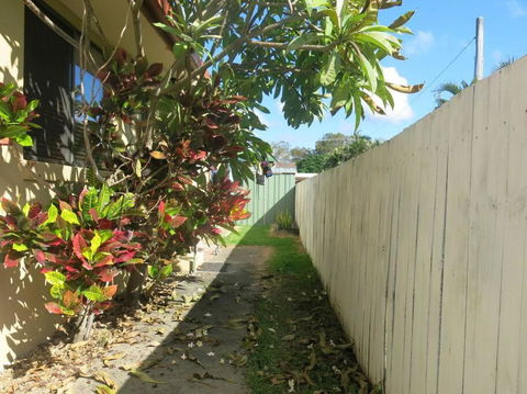 House And Van On The River - Tourism Cairns 3