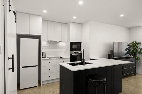 Inviting 1-Bed With Pool By Parks & Shops - Tourism Cairns 0