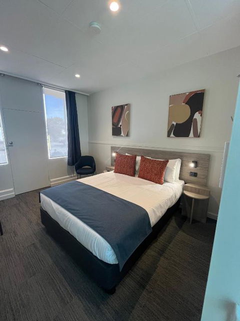 International Hotel Motel - Tourism Cairns 0