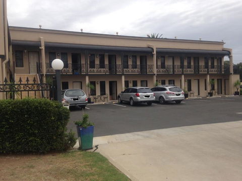Inverell Terrace Motor Lodge - Tourism Cairns 2