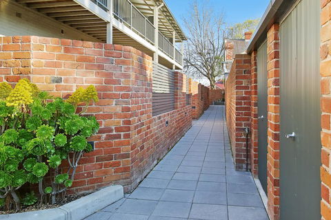 Albury Suites - Waterstreet - Tourism Cairns 3