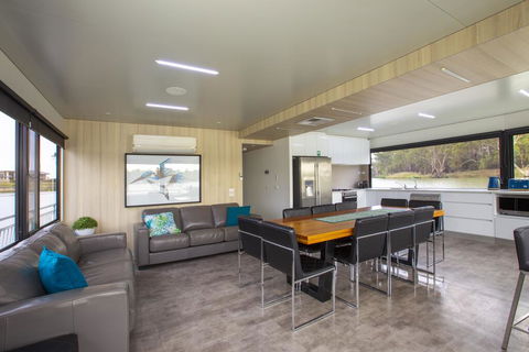 All Seasons Houseboats - Tourism Cairns 3